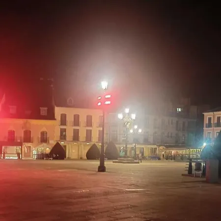 Turistico Plaza Del Ayuntamiento Апартаменты *