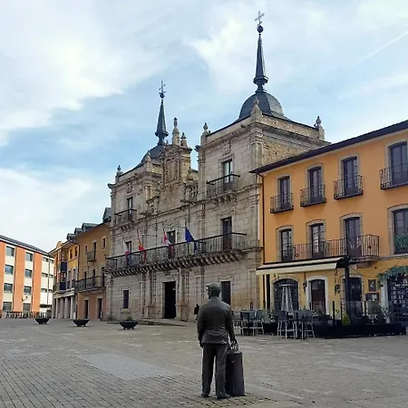 Turistico Plaza Del Ayuntamiento Апартаменты *