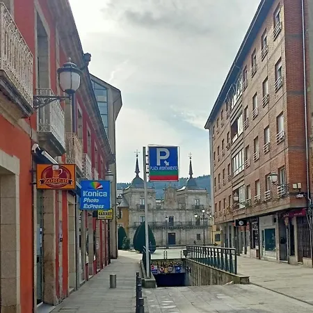 Апартаменты Turistico Plaza Del Ayuntamiento Понферрада